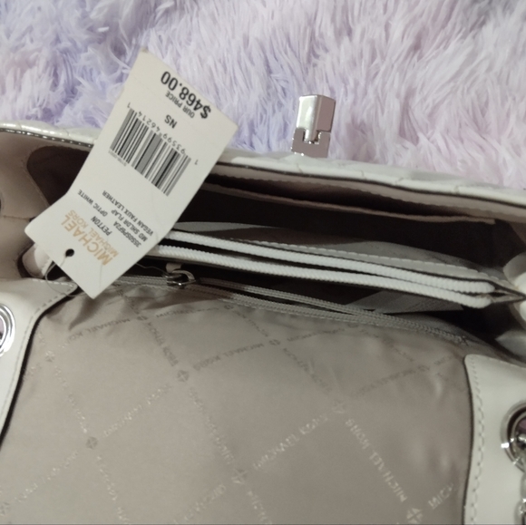 Host Pick✨Micheal Kors Peyton MED shoulder flap optic white bag NewW/Defects - Picture 7 of 17